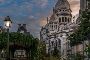 Paris: Montmartre Highlights Walking Tour with a Local Guide