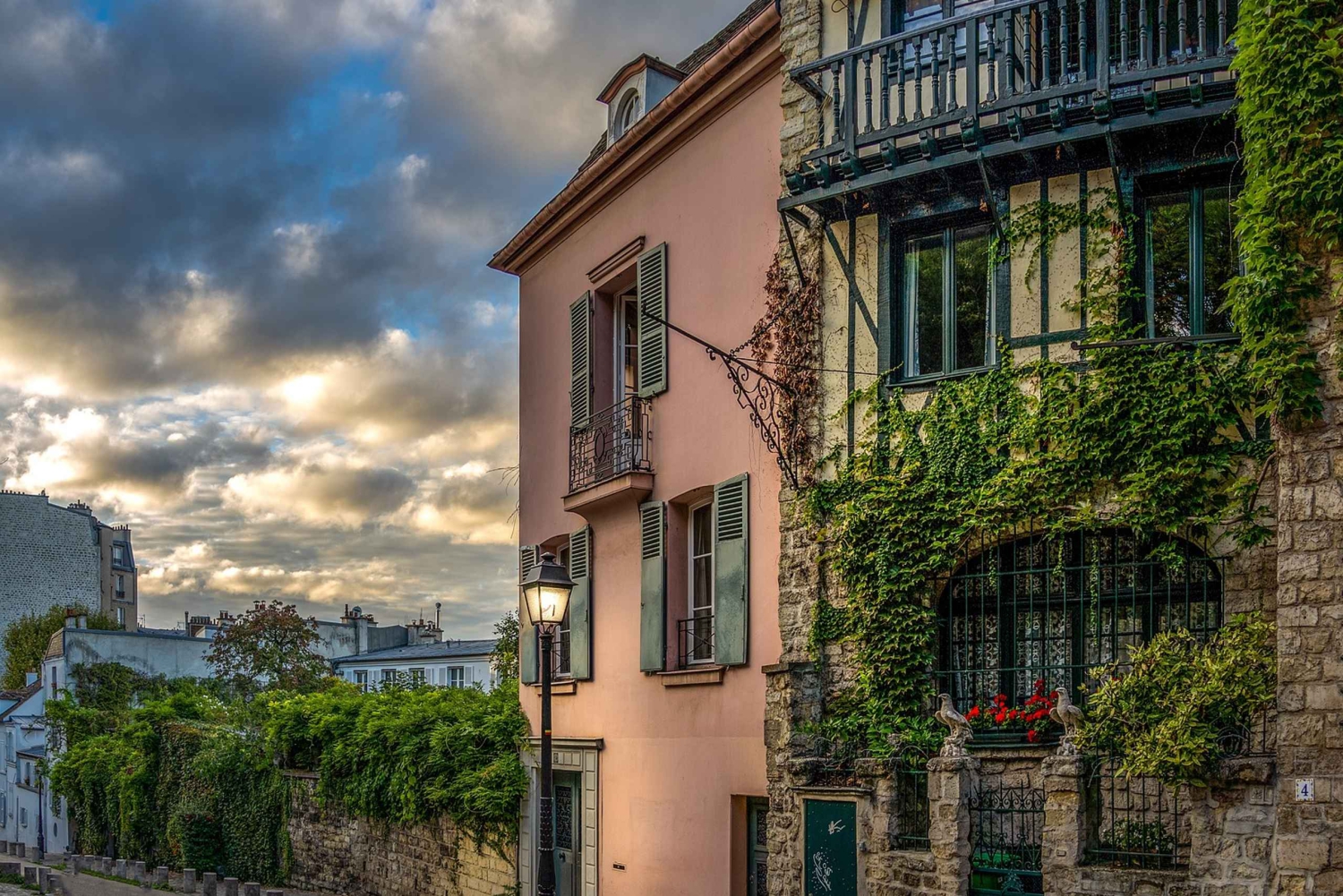 Paris: Montmartre Highlights Walking Tour med en lokal guide