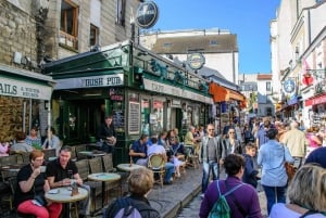 Montmartre Walking Tour with a Local Guide