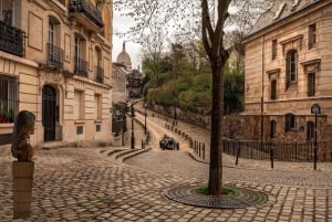 Montmartre Walking Tour with a Local Guide