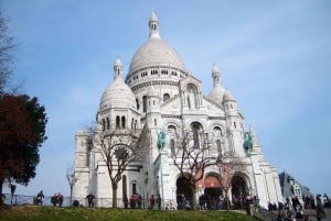 Montmartre Walking Tour with a Local Guide