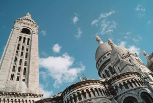 Paris: Montmartre Walking Tour with Parisian Drink Tasting