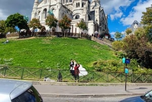 Paris: Montmartre Walking Tour with Pastry Tasting