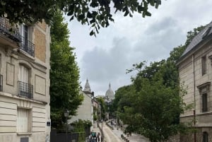Paris: Montmartre Walking Tour with Pastry Tasting