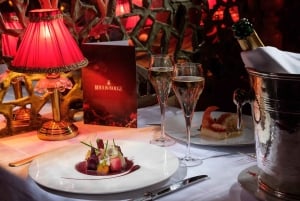 Paris: Moulin Rouge Cabaret Show Ticket mit Champagner