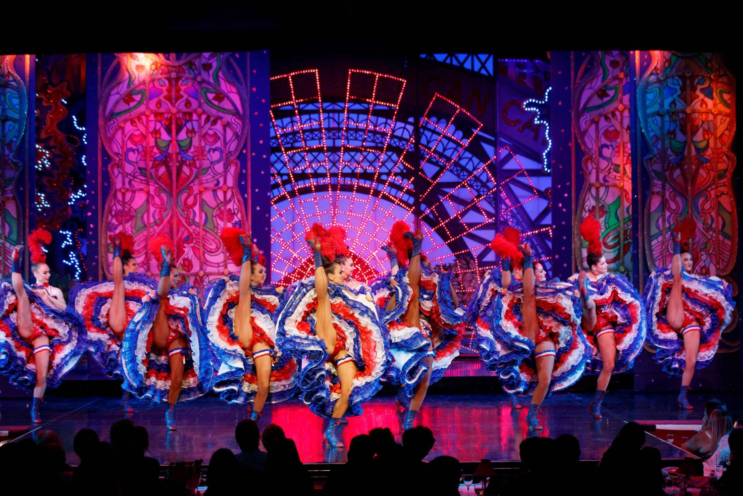 Paris: Moulin Rouge middagsshow, champagne og transport