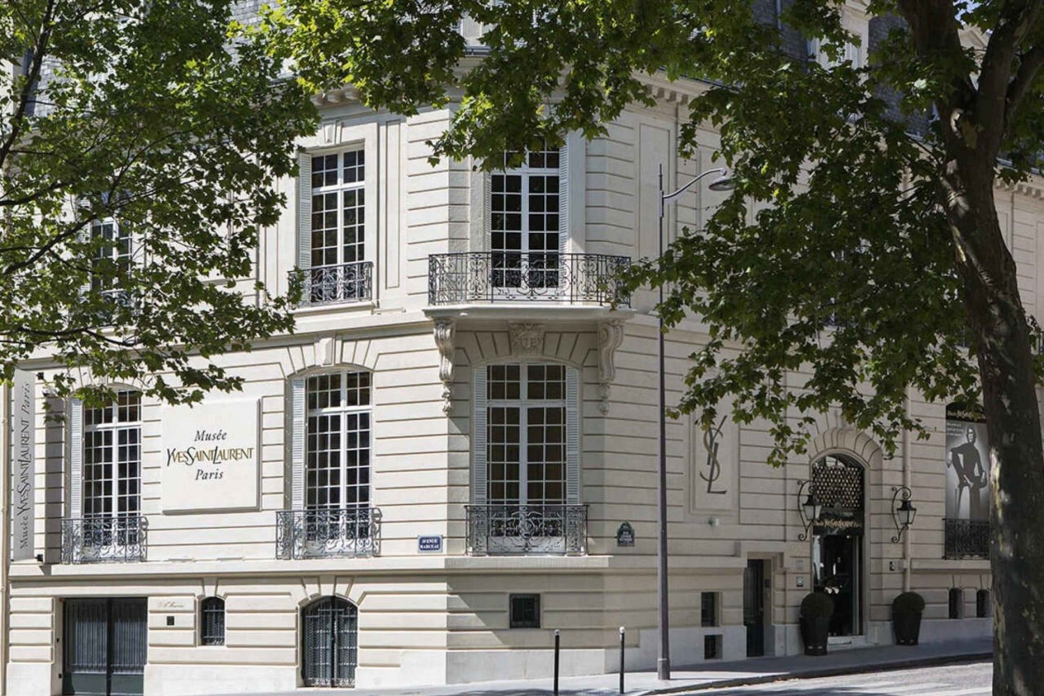 Paris: Musée Yves Saint Laurent Before Opening Hours Tour