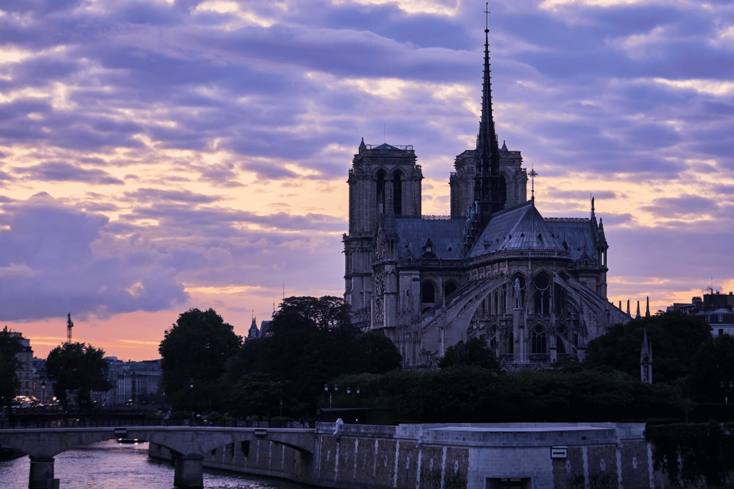 Paryż: rejs z kolacją po Sekwanie w Sylwestra