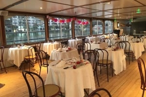 Paryż: rejs z kolacją po Sekwanie w Sylwestra