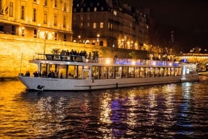 Paris: Cruzeiro com jantar especial Diamant Bleu na véspera de Ano Novo