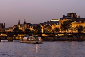 Paris: Luxury New Year's Eve Dinner Cruise along the Seine