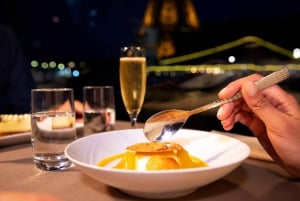 Paris: Luxury New Year's Eve Dinner Cruise along the Seine