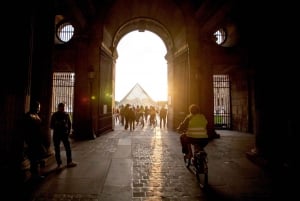 Tour noturno de bicicleta em Paris