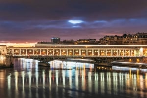 Paris: Night River Cruise On The Seine With Waffle Tasting