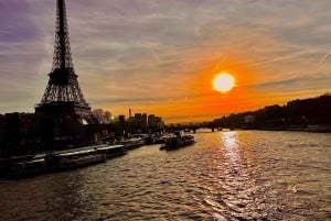 Paris: Night River Cruise On The Seine With Waffle Tasting