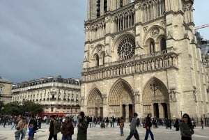 Pariisi: Ile de la Cité Opastettu kiertoajelu