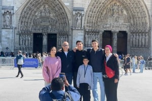 Paris: Notre-Dame Cathedral Exterior Tour with Free Entrance