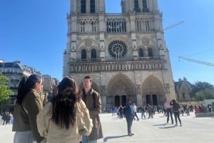 Paris: Notre-Dame Cathedral Exterior Tour with Free Entrance