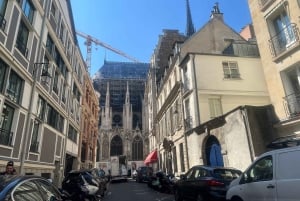 Paris: Notre-Dame Cathedral Exterior Tour with Free Entrance