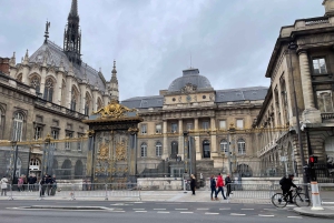 Paris: Notre-Dame Cathedral Guided Tour with Group Access