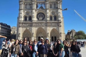 Paris: Notre Dame Exterior Guided Tour with Free Entry