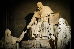 Paris: Notre Dame Exterior Guided Tour with Free Entry