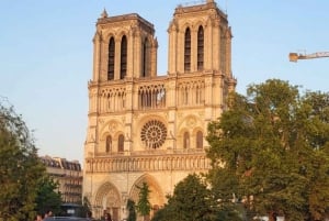 Paris : Visite à pied de l'extérieur de Notre-Dame avec la Sainte Chapelle