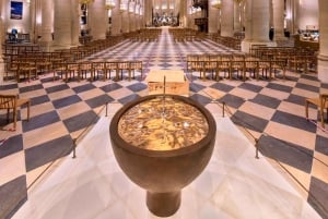 Paris: Notre-Dame Guided Tour with Skip the Line Access