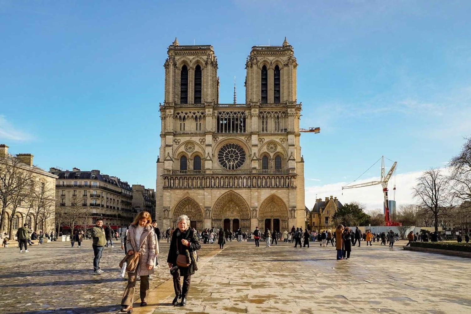 Paris: Notre-Dame Interior and Ile de la Cité Guided Tour