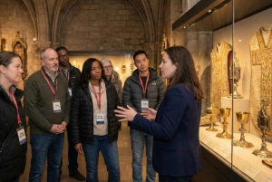 Pariisi: Notre-Damen sisätilat ja aarteet: sertifioitu opastettu kierros