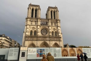 Paris: Notre Dame Outdoor Walking Tour with Crypt Entry