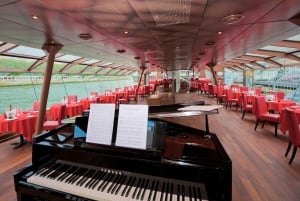 Paris : NYE Special Diner Cruise on the Seine River