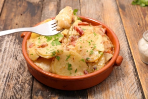 Paris: Old Town and French Food Private Tour