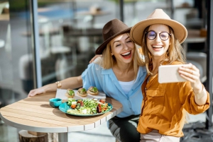 Paris: Old Town and French Food Private Tour