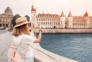 Paris: Old Town and French Food Private Tour