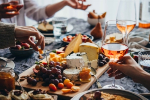 Paris: Old Town and French Food Private Tour