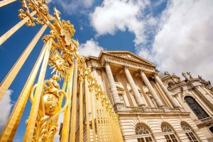 Paris: Gardens of Versailles Walking Tour & Palace Entry