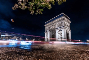 Paris: Panoramic Night Tour with Audio Guide and Host