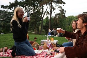 Paris: Parc Buttes-Chaumount Hidden Gems Picnic
