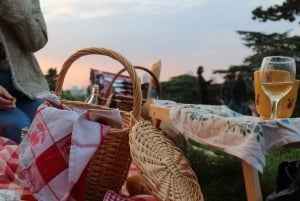 Paris: Parc Buttes-Chaumount Hidden Gems Picnic