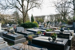 Paris: Pere Lachaise Cemetery Guided Tour