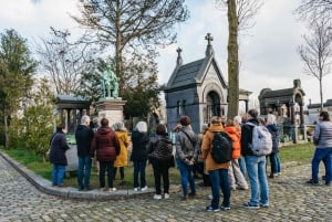 Paris: Pere Lachaise Cemetery Guided Tour