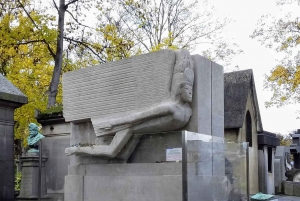 Paris : Visite du cimetière du Père Lachaise avec croisière sur la Seine