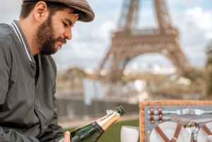 Paris - en picknick Picknickupplevelse framför Eiffeltornet