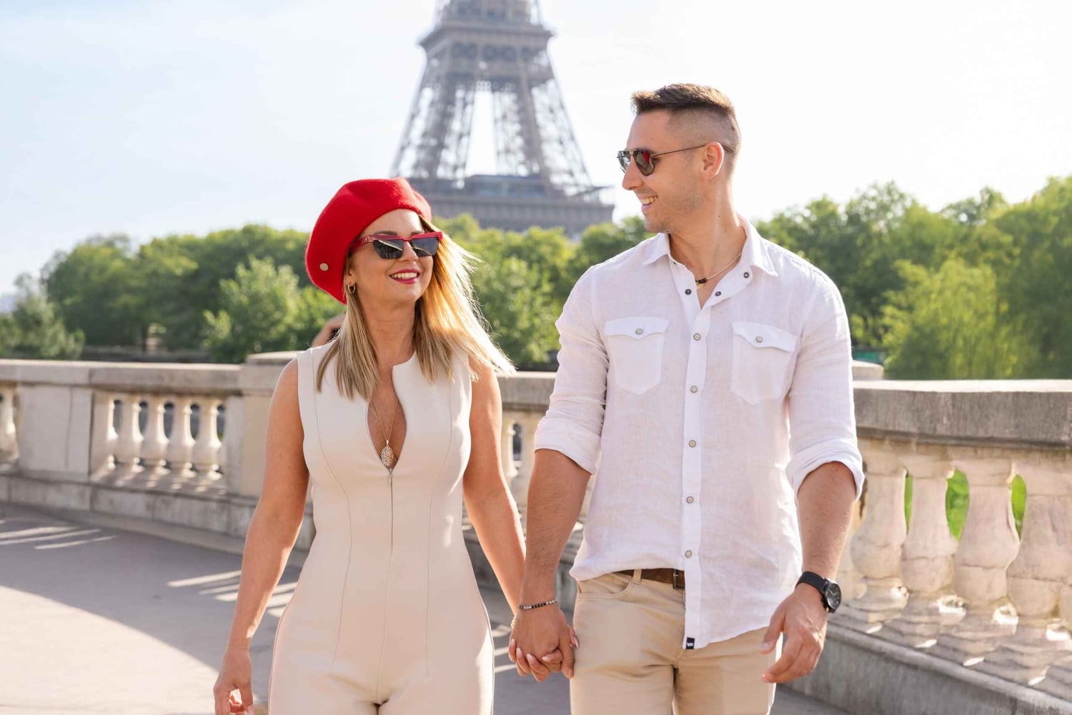 Paris: Premium Photoshoot with Iconic Eiffel Tower Views
