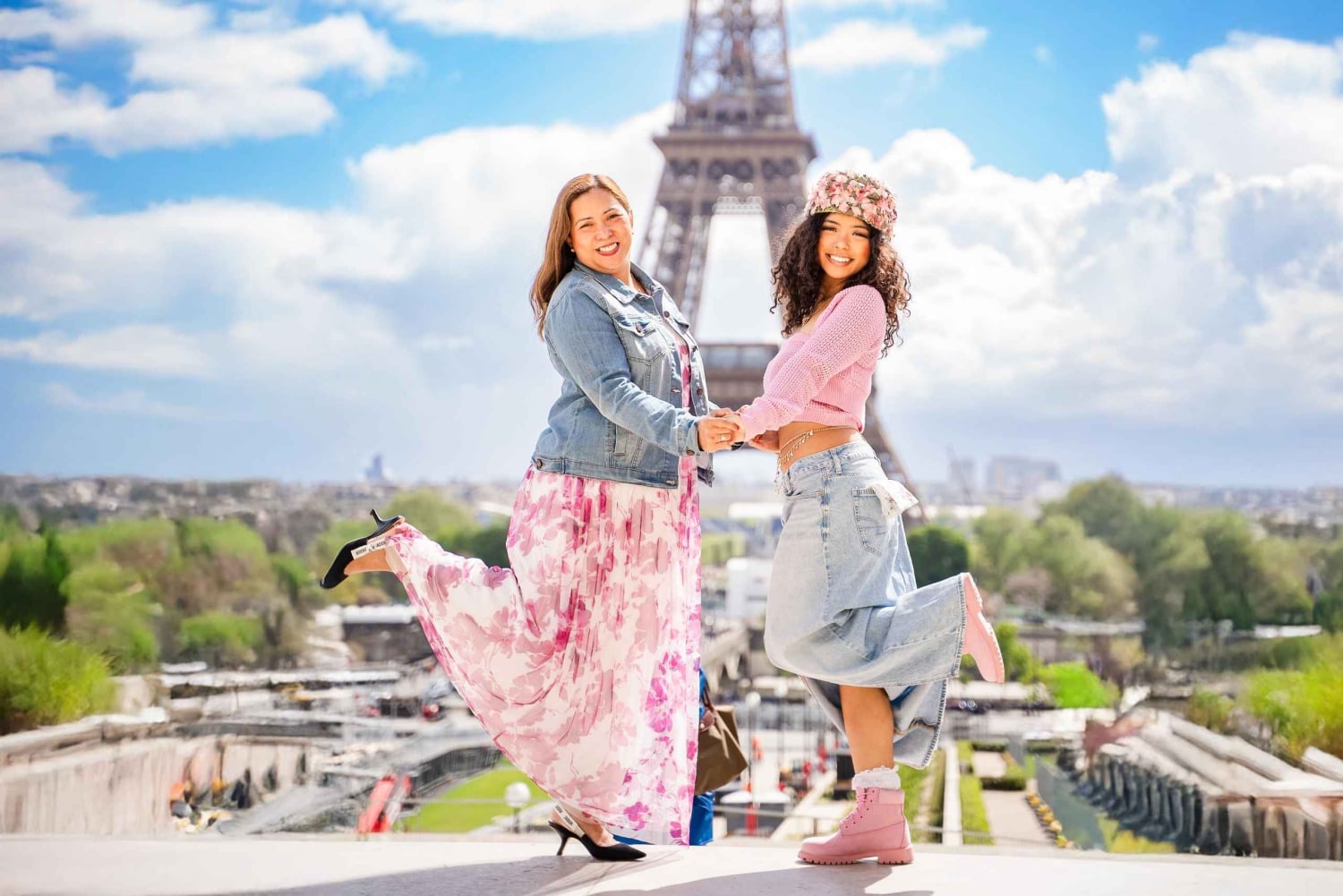 Paris: Premium Photoshoot with Iconic Eiffel Tower Views