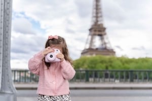 Paris: Premium Photoshoot with Iconic Eiffel Tower Views