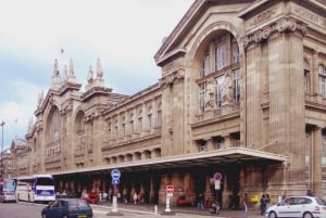 Paris Private Arrival Transfer: Railway Station to Hotel