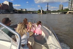 Париж: Частный круиз на лодке по реке Сена