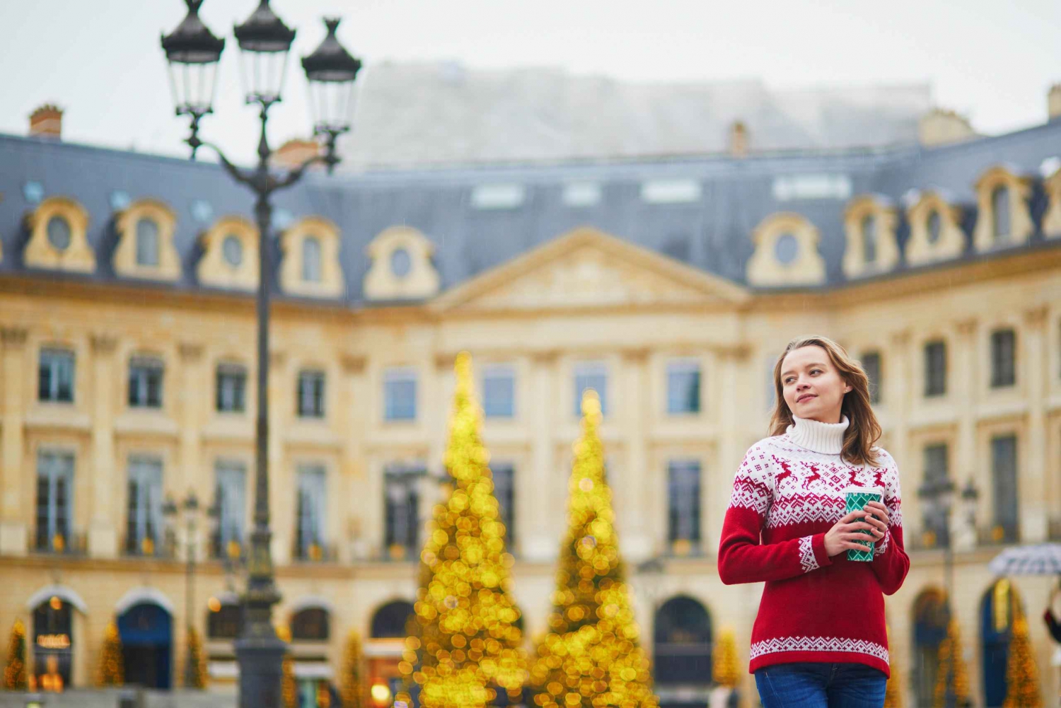 Paris: Professional Christmas Photoshoot